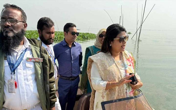 মেঘনা নদীতে অবৈধ মাছের ঘের উচ্ছেদ